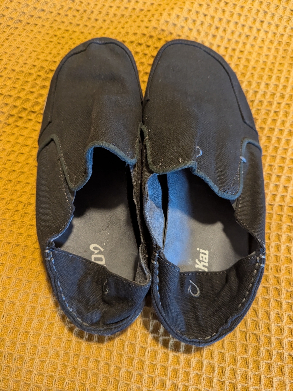 Olukai Black Slip-On Canvas Men’s Shoes, 9.5